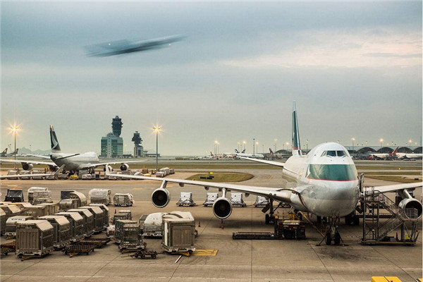 航空運(yùn)輸有哪些優(yōu)點(diǎn)和缺點(diǎn)呢(圖1)